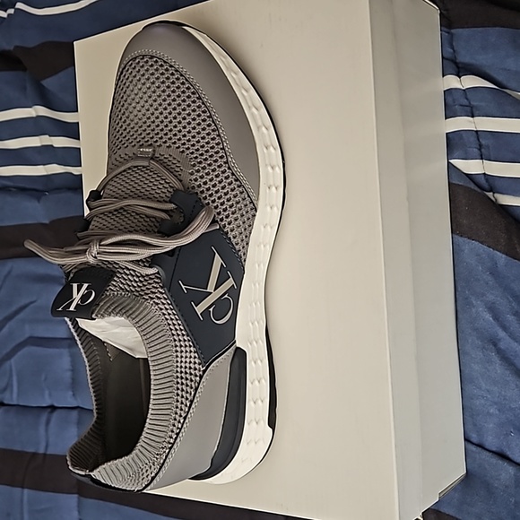 Calvin Klein Mens Arnel Sneakers. BRAND NEW IN ORIGINAL BOX,NEVER WORN!!! - Picture 1 of 7